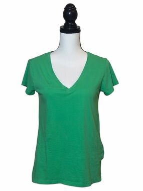 Lilly Pulitzer Meredith V-Neck Short Sleeve Tee Green- Small